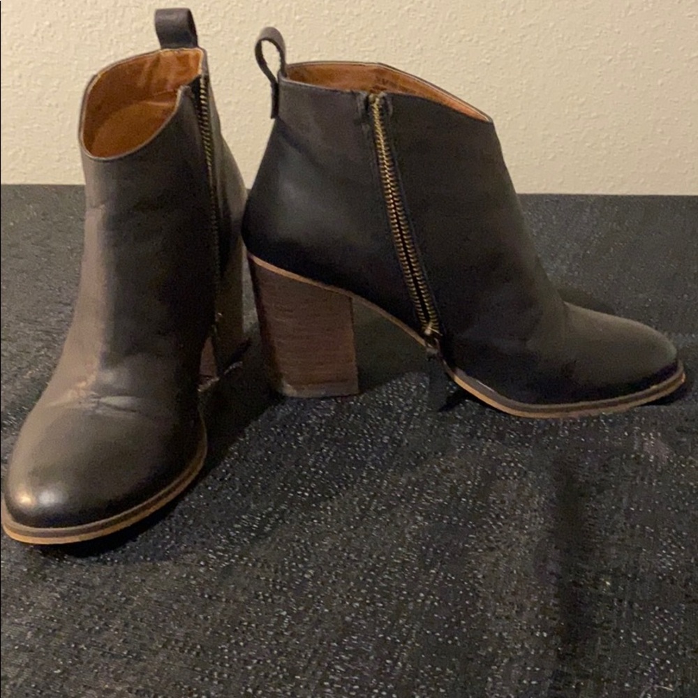Ankle booties